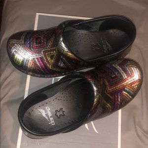 Dan ski nursing clogs